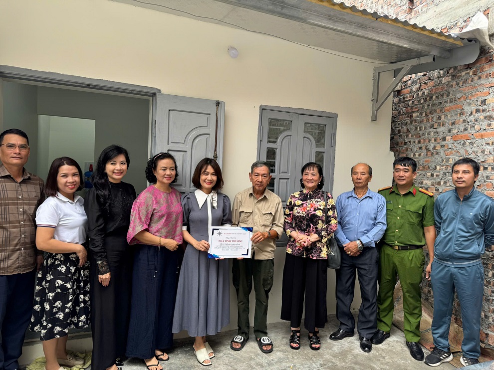 Công an phường Dư Hàng Kênh (Lê Chân): Hỗ trợ người dân khắc phục hậu quả bão số 3